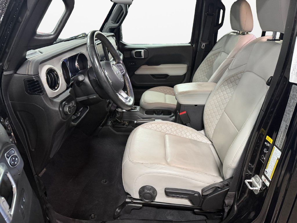 Used 2022 Jeep Wrangler Unlimited Sahara AWD/4WD image 17