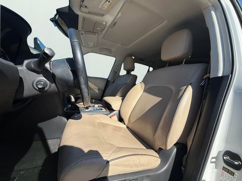 Used 2021 Nissan Armada SL image 10