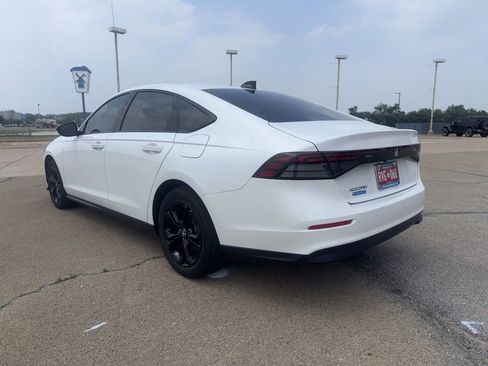 Certified 2025 Honda Accord SE image 6