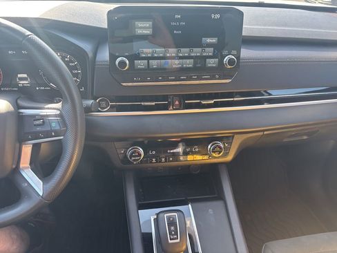 Used 2024 Mitsubishi Outlander AWD image 10