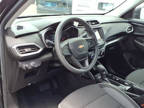 Used 2023 Chevrolet TrailBlazer LS FWD image 9