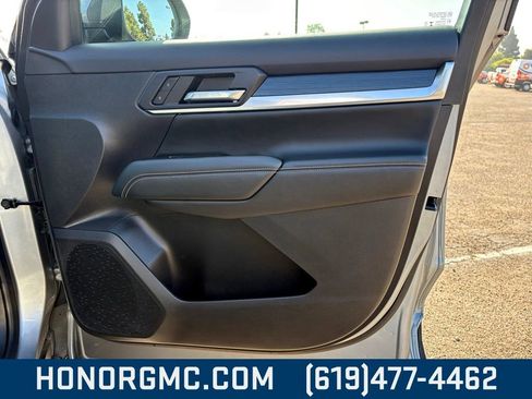 Used 2025 GMC Terrain Elevation image 22