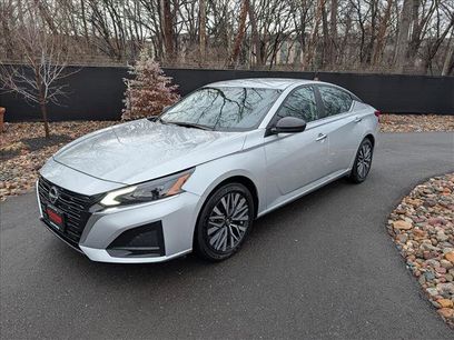 Used 2024 Nissan Altima 2.5 SV