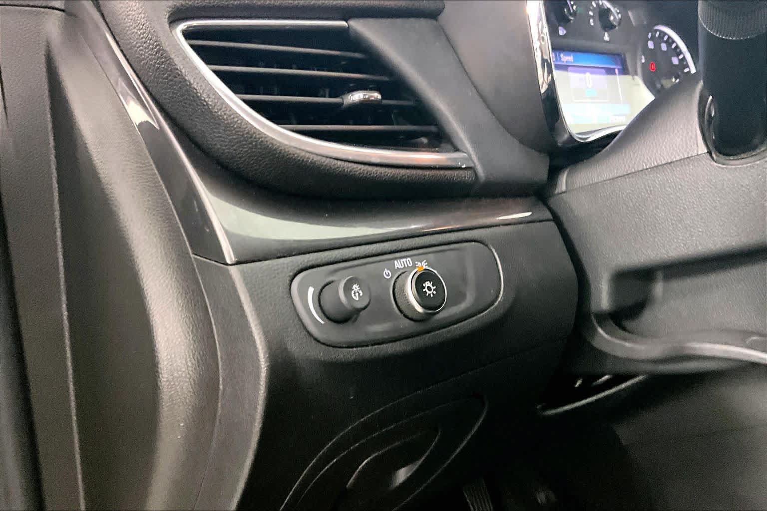 Used 2020 Buick Encore FWD image 32