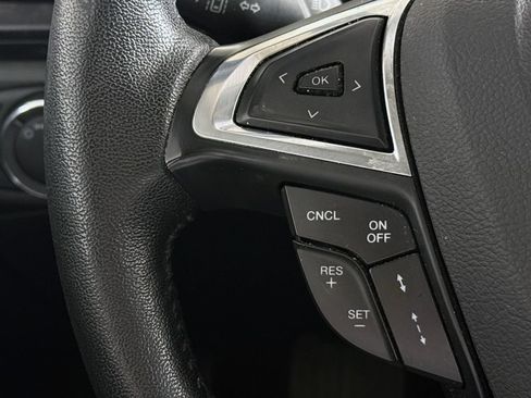 Used 2019 Ford Fusion Energi Titanium FWD image 40