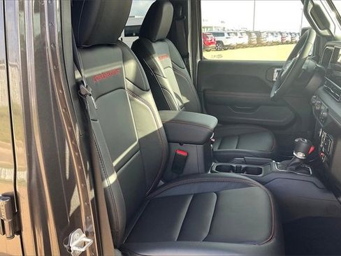 New 2025 Jeep Wrangler Unlimited Rubicon image 12