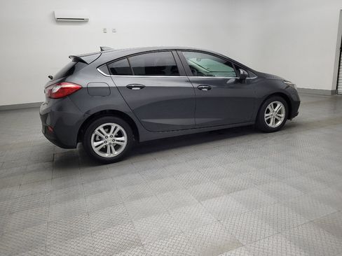 Used 2018 Chevrolet Cruze LT w/ Convenience Package image 10
