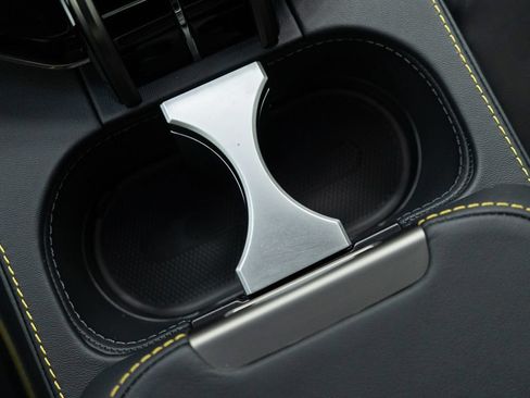 Used 2026 Aston Martin V8 Vantage Coupe RWD image 26