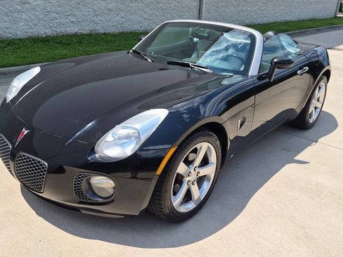 Used 2007 Pontiac Solstice GXP RWD image 4