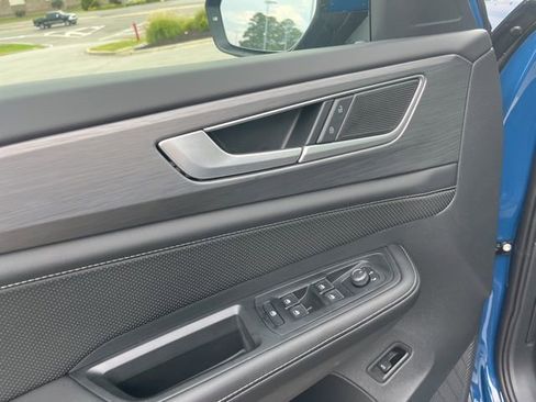 New 2026 Volkswagen Atlas Cross Sport SE image 6