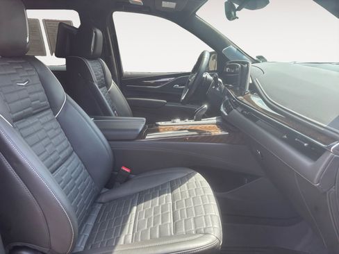 Used 2024 Cadillac Escalade Sport Platinum AWD/4WD image 15