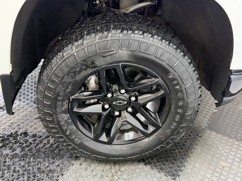 Used 2020 Chevrolet Silverado 1500 LT Trail Boss w/ Convenience Package AWD/4WD image 15
