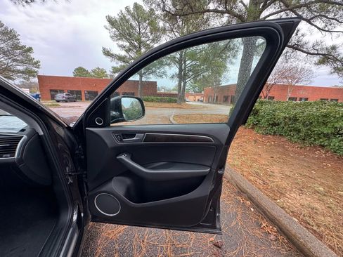 Used 2016 Audi Q5 2.0T Premium Plus w/ Technology Package image 25