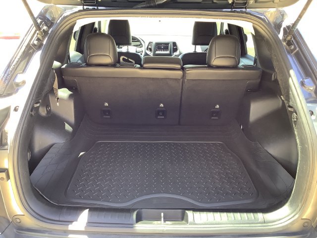 Used 2020 Jeep Cherokee Latitude Plus FWD image 27