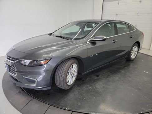 Used 2018 Chevrolet Malibu LT FWD image 3