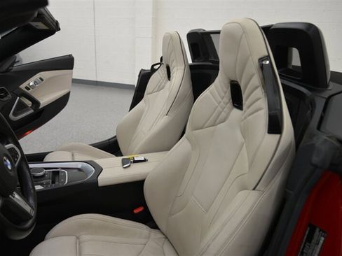 Used 2019 BMW Z4 sDrive30i w/ M Sport Package image 18