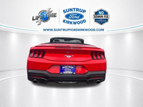 Used 2025 Ford Mustang Premium RWD image 4