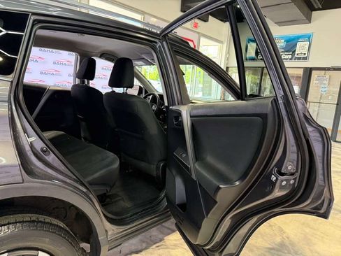 Used 2017 Toyota RAV4 LE FWD image 42