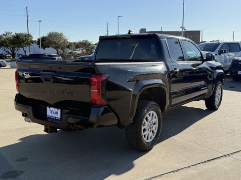 Used 2024 Toyota Tacoma SR5 image 5