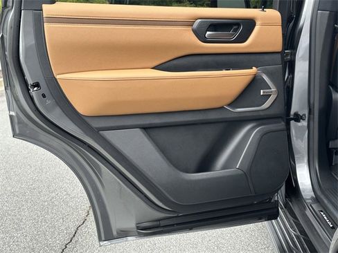 New 2025 Nissan Armada Platinum Reserve image 23