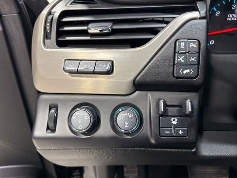 Used 2020 GMC Yukon Denali w/ Denali Ultimate Package AWD/4WD image 17