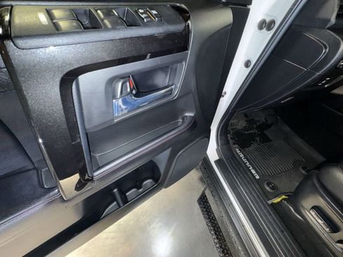 Used 2018 Toyota 4Runner TRD Off-Road Premium w/ Wilderness Package image 20