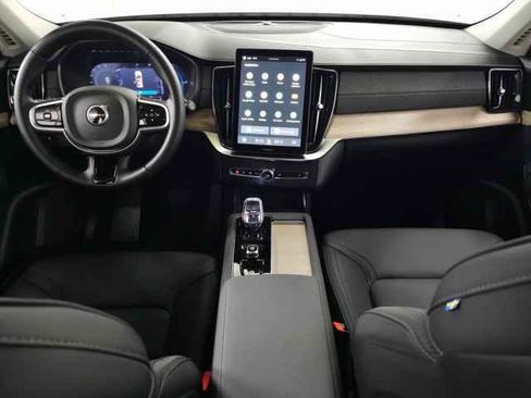 New 2025 Volvo XC90 T8 Plus w/ Protection Package Premier image 9