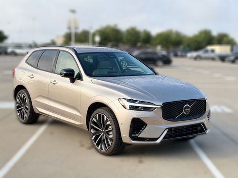 New 2026 Volvo XC60 T8 Ultra w/ Protection Package Premier AWD/4WD image 4