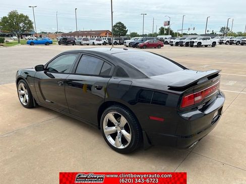Used 2014 Dodge Charger R/T RWD image 3