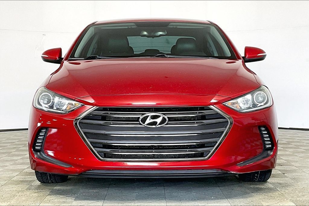 Used 2017 Hyundai Elantra Limited FWD image 3
