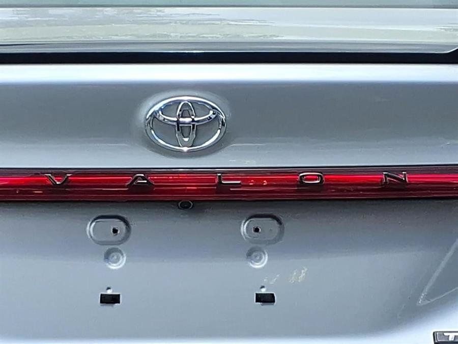 Used 2022 Toyota Avalon Touring FWD image 12