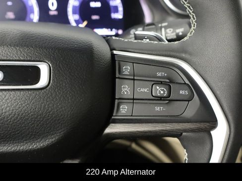 Used 2023 Jeep Grand Cherokee Limited w/ Trailer Tow Prep Group (B) image 10