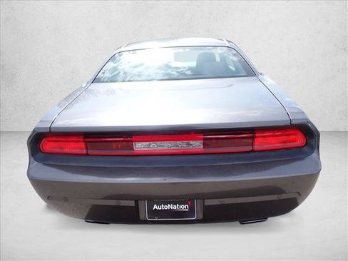 Used 2013 Dodge Challenger SXT RWD image 13