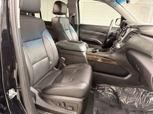 Used 2020 Chevrolet Suburban LT AWD/4WD image 44