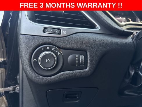 Used 2019 Jeep Cherokee Latitude w/ Popular Appearance Group AWD/4WD image 39