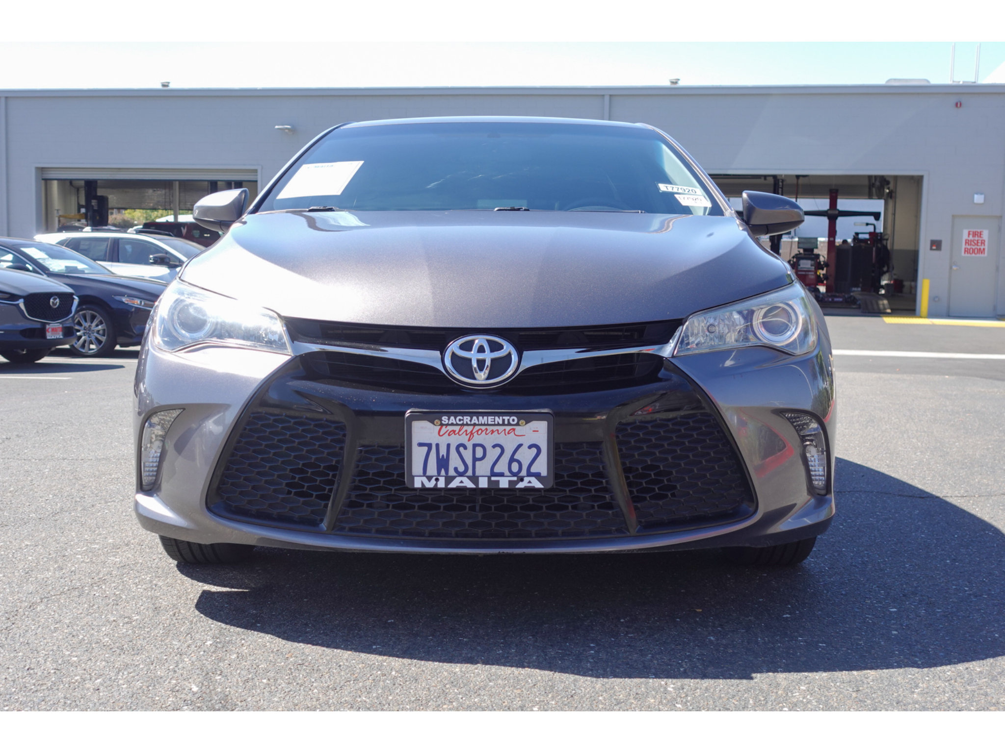 Used 2017 Toyota Camry SE FWD image 8