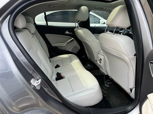 Used 2015 Mercedes-Benz GLA 250 4MATIC image 15