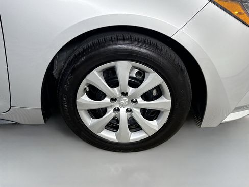 Used 2024 Toyota Corolla LE FWD image 31