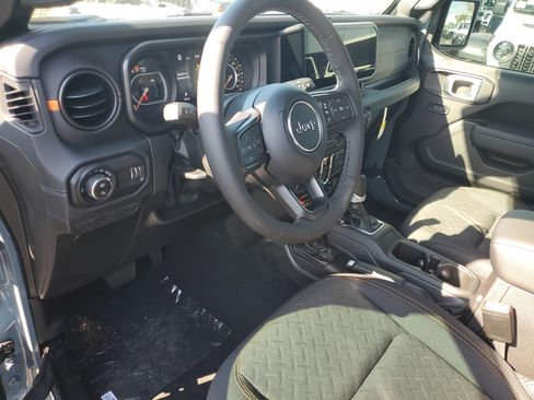 New 2026 Jeep Gladiator Mojave w/ Safety Group image 8