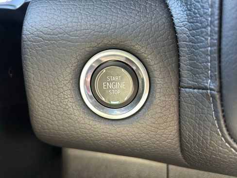 Used 2023 GMC Yukon XL Denali image 18