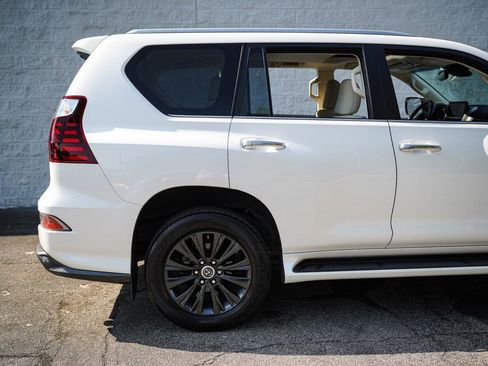 Used 2022 Lexus GX 460 Premium w/ Accessory Package AWD/4WD image 15