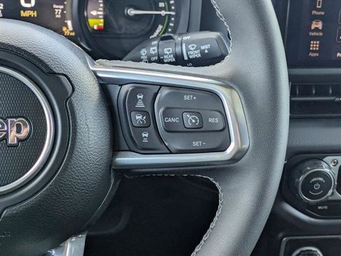 Used 2025 Jeep Wrangler Sahara w/ Safety Group image 20