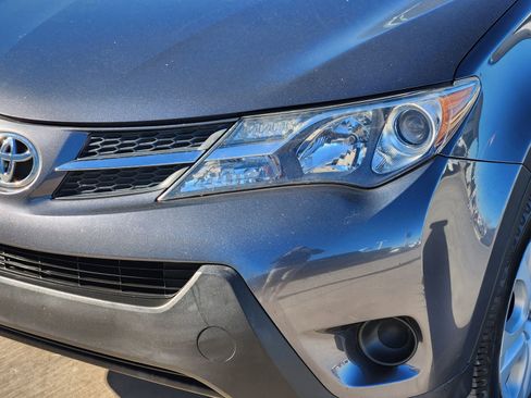 Used 2013 Toyota RAV4 LE image 9