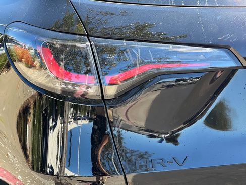 Used 2026 Honda HR-V Sport image 32