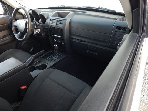 Used 2011 Dodge Nitro SE image 16