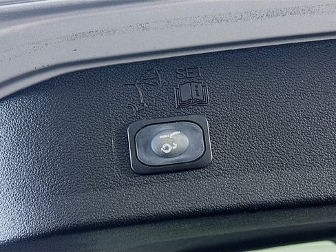 Used 2018 Ford Escape SEL w/ SEL Sport Appearance Package image 30