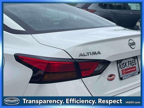 Certified 2025 Nissan Altima 2.5 S image 11