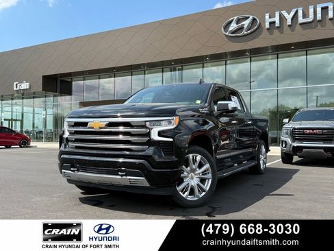 Used 2025 Chevrolet Silverado 1500 High Country w/ Technology Package AWD/4WD image 1