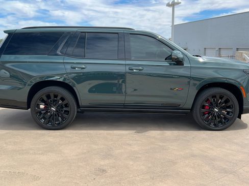 Certified 2025 Cadillac Escalade V w/ LPO, ONYX Package AWD/4WD image 7