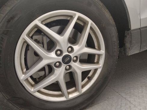 Used 2024 Ford Edge SEL image 31